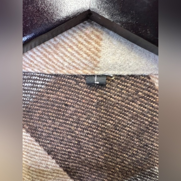 SHEIN flannel shirt jacket women’s size Large shacket neutral brown plaid casual - Picture 3 of 8